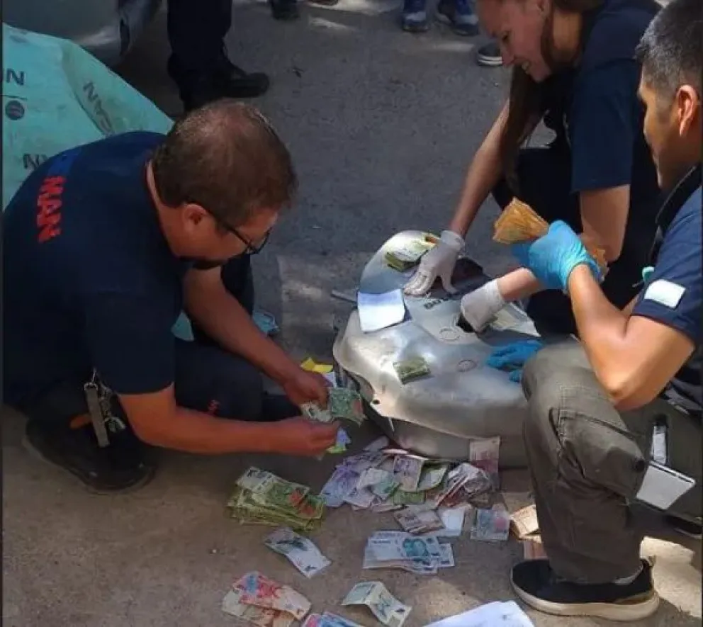 Todo el dinero fue recuperado. (Foto Policía de Río Negro)