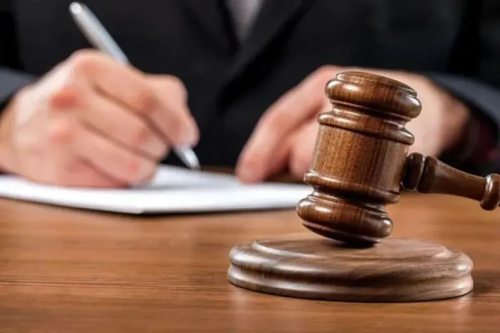 La justicia también inhibieron sus bienes.