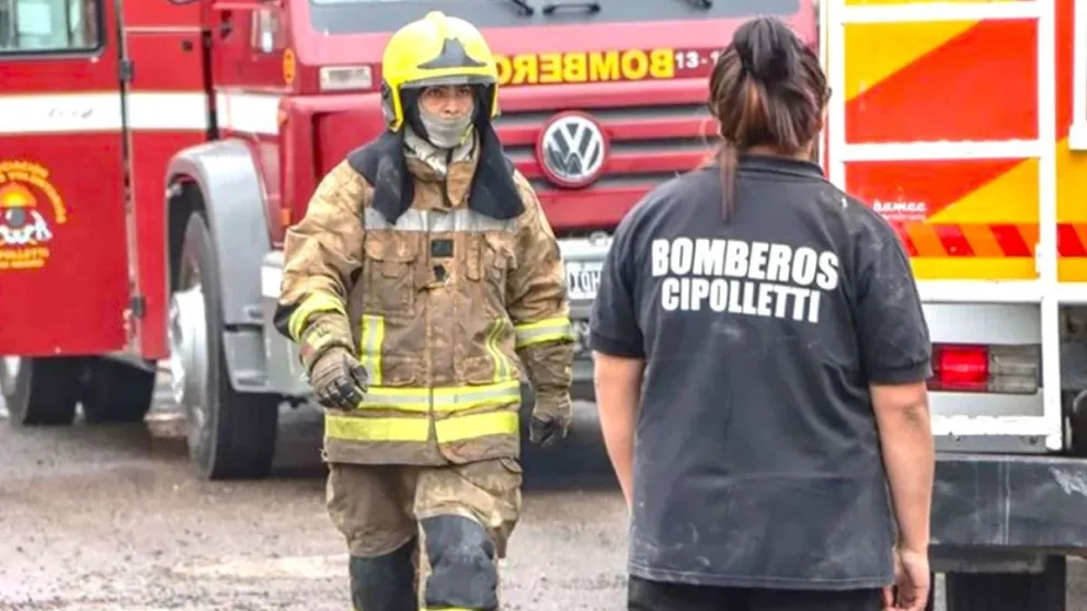 Dos dotaciones tuvieron que trabajar en el incendio que se produjo en La Esmeralda y la calle rural B15. Foto: archivo.