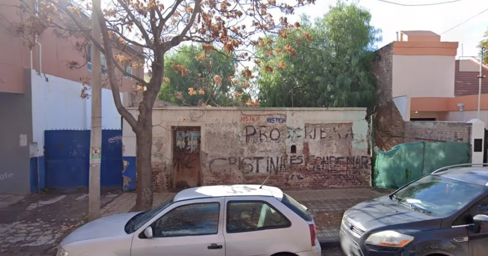 El lugar abandonado estaba en plena calle Alem. 