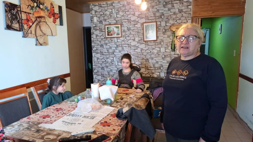El PAMI le dejó de cubrir el acompañamiento a sus hijas, ambas con discapacidad | Foto Daniela Luján para CIPO360