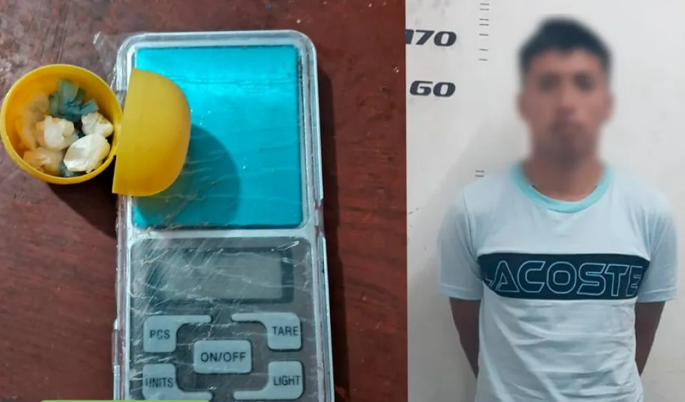 El sujeto llevaba un par de cargadores de arma de fuego, con las municiones, más de 750.000 pesos en efectivo y  una balanza digital. Foto: Policía de Neuquén.