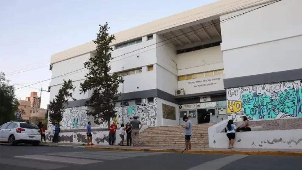 Las docentes golpeadas radicaron la denuncia, ahora desde Educación se trabajará para retomar las clases. | Foto gentileza