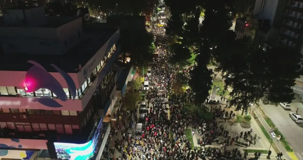 Más de 25 mil personas recorrieron las calles de Neuquén Capital hace un año. (Foto archivo)