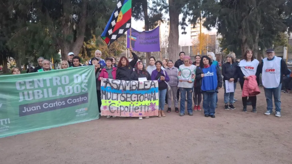 Concentración en la plaza San Martín (Imagen gentileza Daniela Luján)