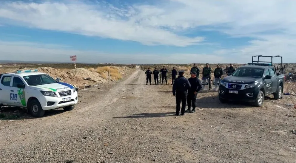 En solo dos días ya detectaron 22 perforaciones con cables de detonación. Trabajan para determinar si tienen explosivos.