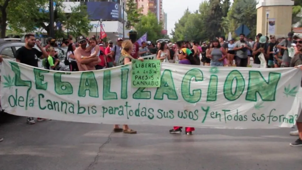 Desde distintos sectores se insiste en la urgencia de una nueva legislación basada en la salud, la justicia social y los derechos humanos.| Foto gentileza