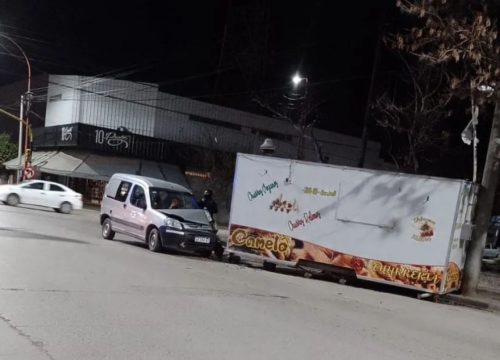 El carrito presentó leves daños materiales. (Fotos Miguel Ángel Parra)