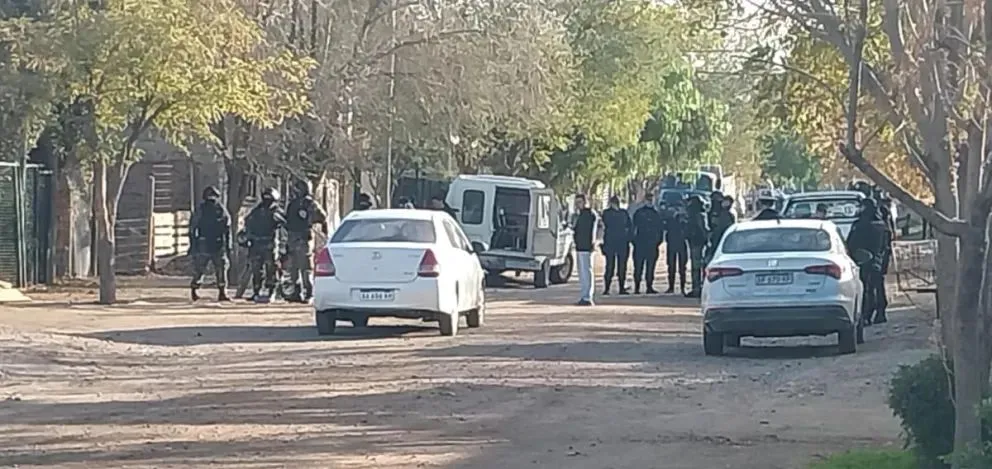 ambién allanaron una casa en las 36 Viviendas, el barrio donde vivía la víctima. Foto (ANR)