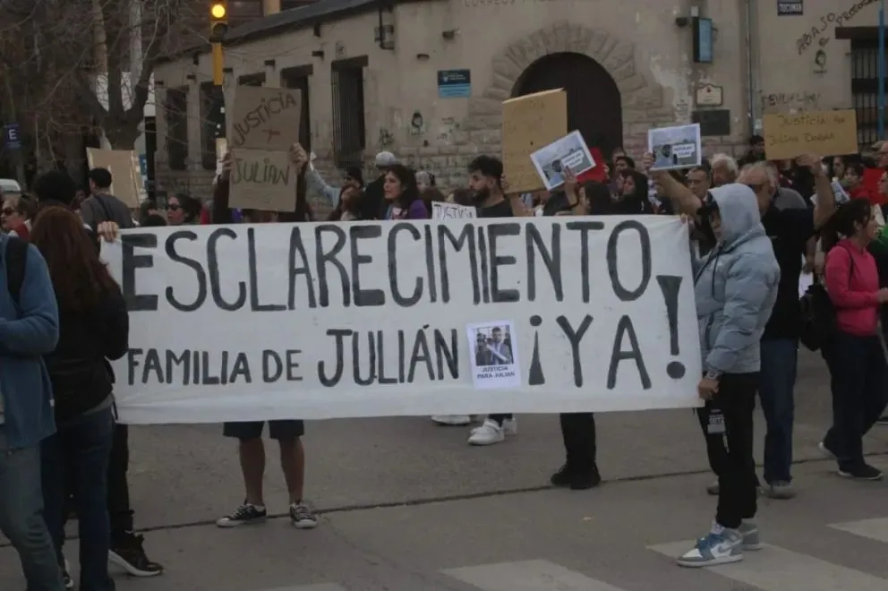 En paralelo, se desarrolla la audiencia de formular cargos contra los cinco acusados. (Foto Tania Domenicucci- ANRoca)