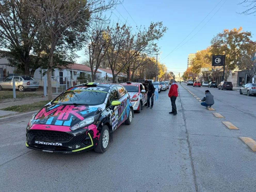 La competencia comenzó en Cipo y terminará en el Autódromo de Roca. (Foto Rodrigo Buteler)