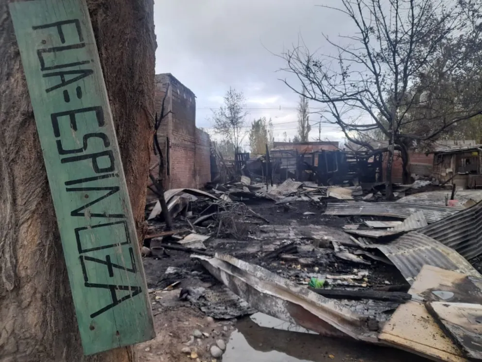 Varias dotaciones de bomberos voluntarios trabajaron en el lugar. | Foto archivo