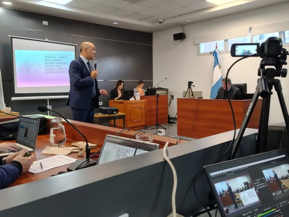 El fiscal expone los alegatos por los cuales los policías deberían ser considerados culpables. (Foto Cipo360)