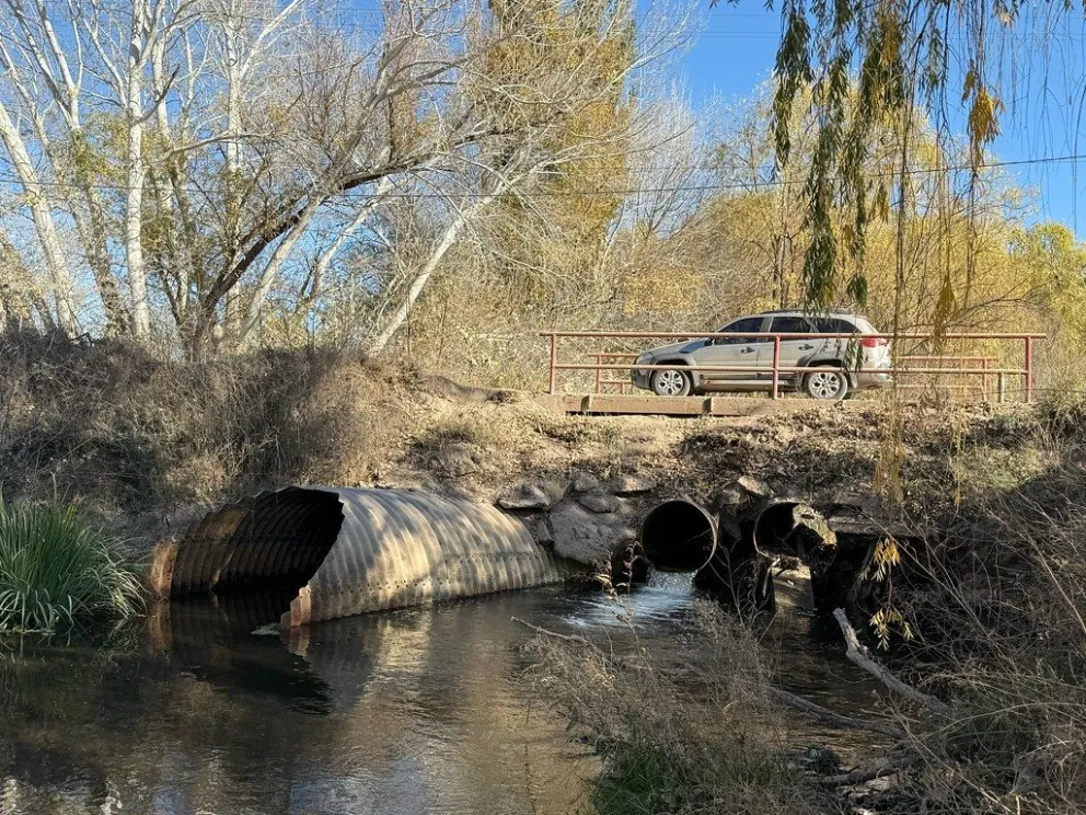 La reconstrucción del puente permitirá un acceso más fluido a la Isla Jordán y a las áreas de recreación. Foto: Municipalidad de Cipolletti.