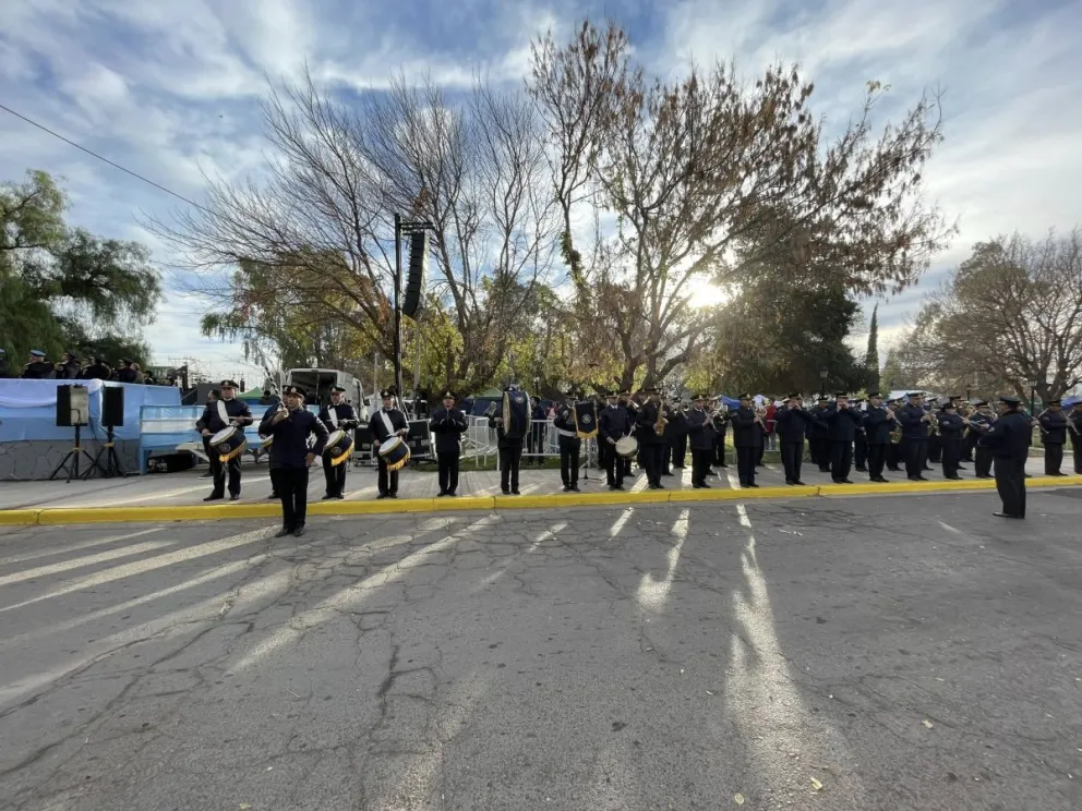 Aún se está desarrollando el acto protocolar. (Foto gentileza AN Allen)