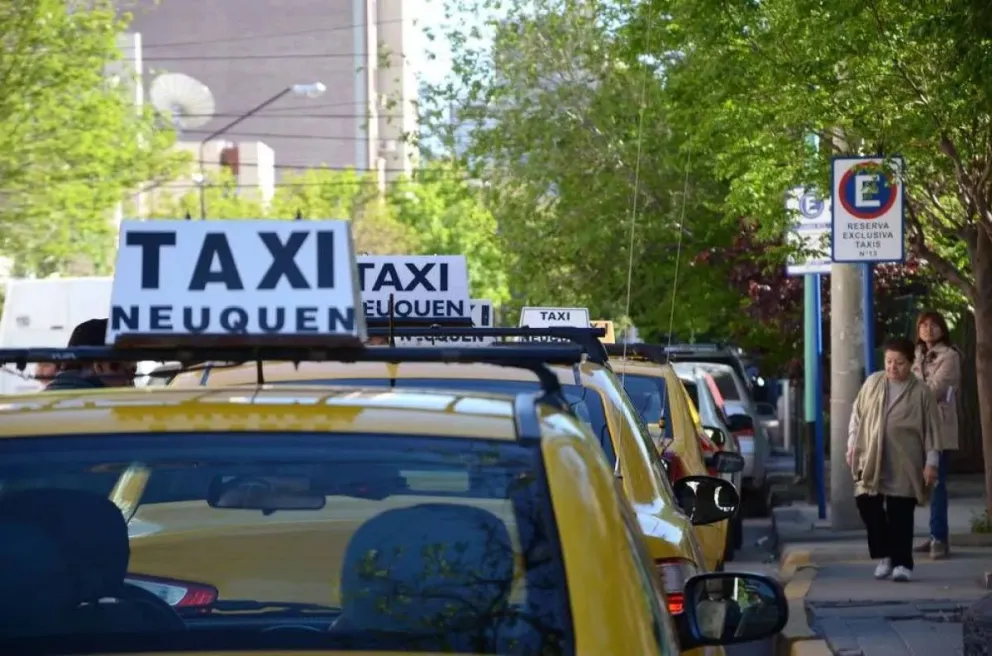 Es obligatorio que todos los taxistas trabajen con la aplicación.