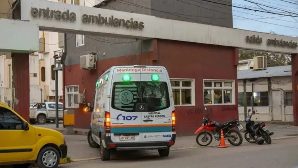 El motociclista tuvo que ser trasladado al Hospital Castro Rendón, donde fue intervenido por la fractura en la pierna. Foto: archivo.