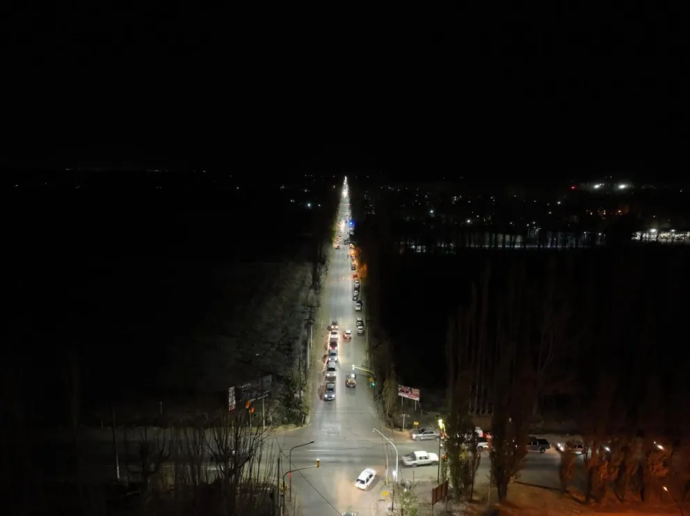 La obra de alumbrado sobre calle San Luis era una demanda histórica de las y los vecinos del barrio Ferri. | Foto gentileza
