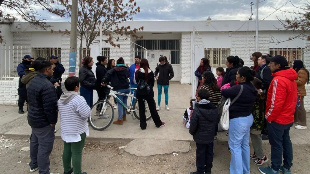 Las familias aseguran que esta situación no es nueva (imagen gentileza LMCipolletti)