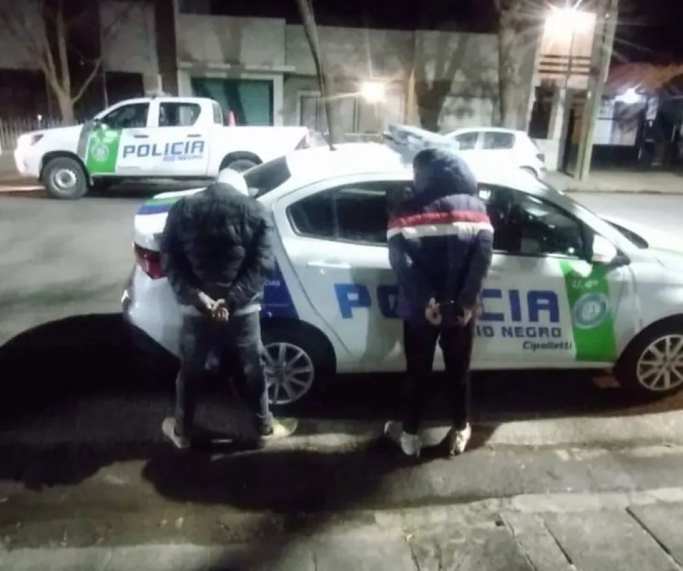 Al adulto le imputaran cargos. (Foto Policía de Río Negro)