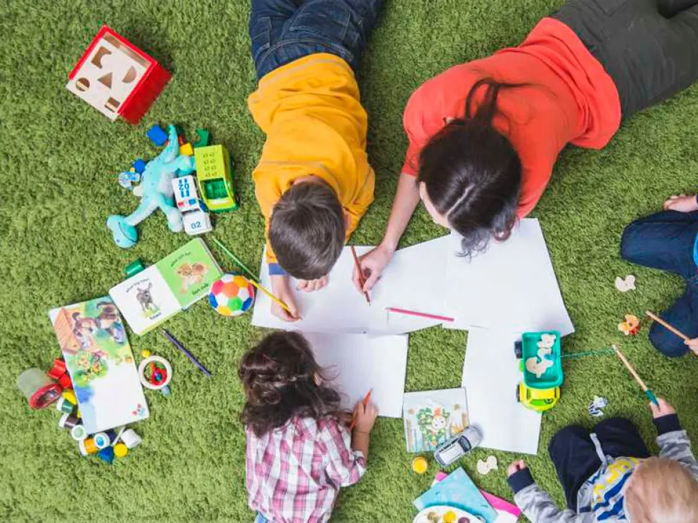 La legislación establece la libertad para establecer el orden de los apellidos de los progenitores en los hijos; pero una vez elegido parece difícil modificarlo. Foto: archivo.