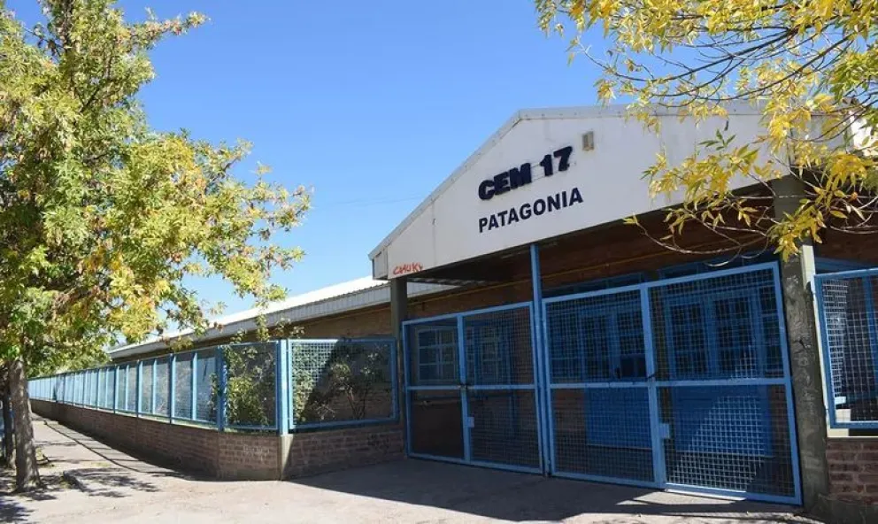 Aunque las clases no están formalmente suspendidas, los estudiantes decidieron permanecer en el colegio manifestándose durante la jornada. | Foto archivo