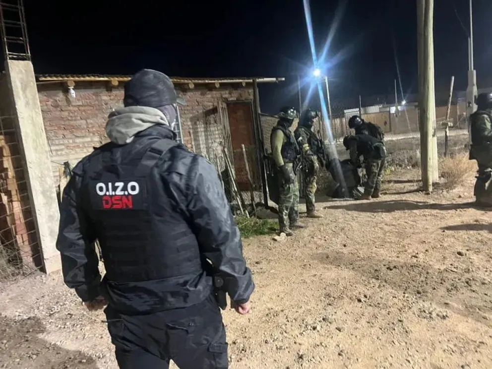 La policía busca al tirador que efectuó más de 10 disparos contra un grupo de personas en el barrio Gran Neuquén Sur. Foto: Policía de Neuquén.