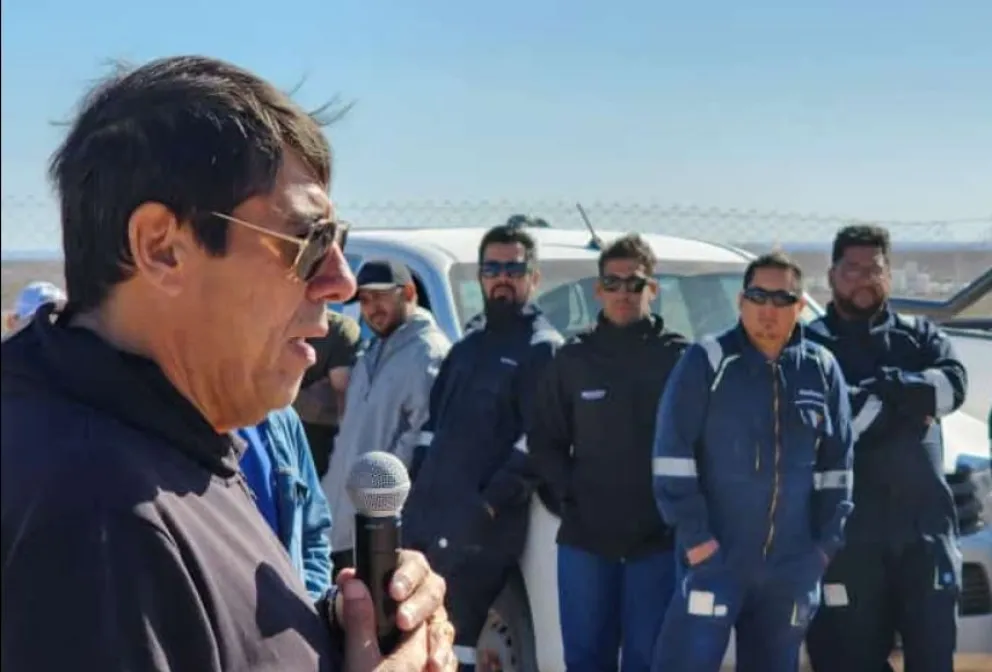 El dirigente de los Petroleros Privados denunció que con el estado actual de las rutas, "Vaca Muerta es inviable". Foto: archivo.