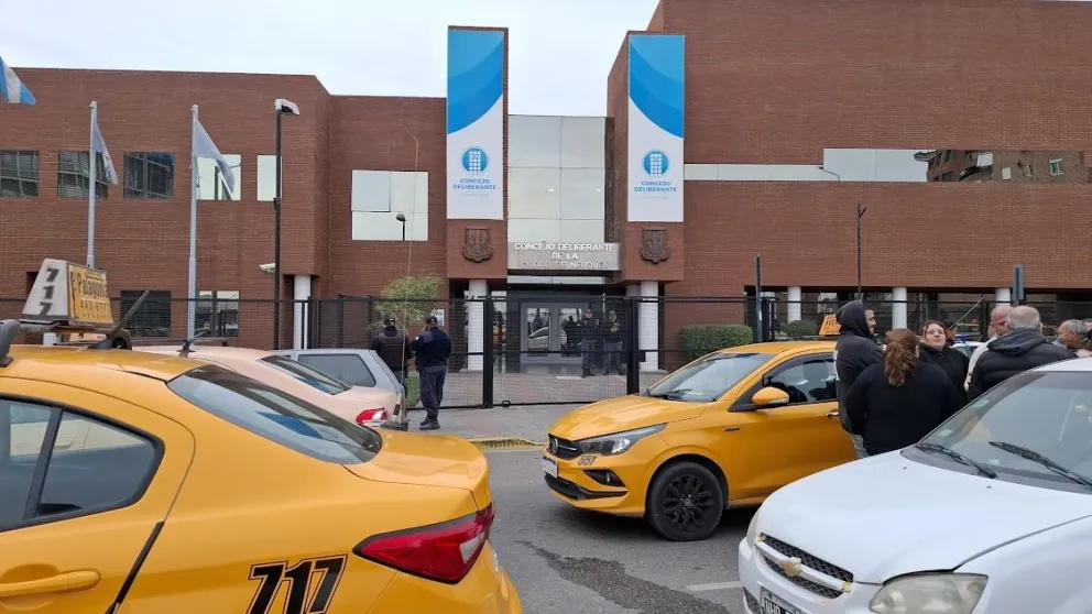 La nueva regularización cobrará por el uso de las apps como UBER. | Foto Daniela Luján para Cipo360