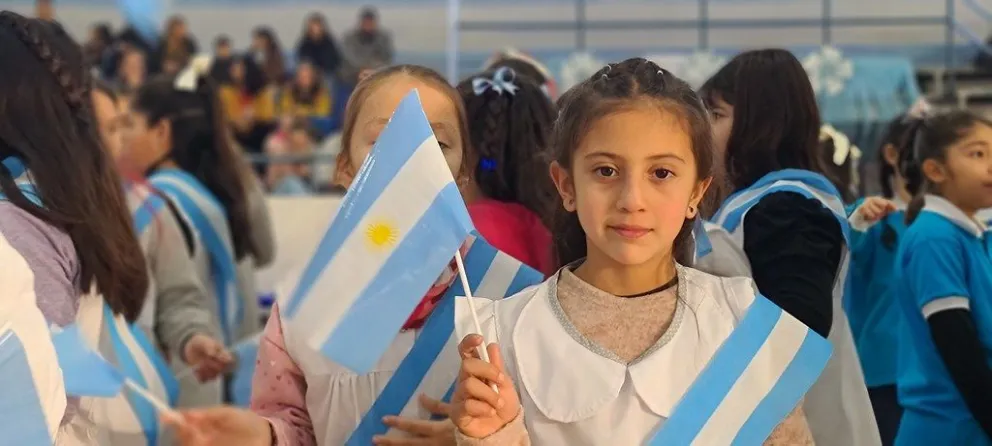 El encuentro para la promesa de la Bandera se realizará el viernes en el Estadio Municipal. 
