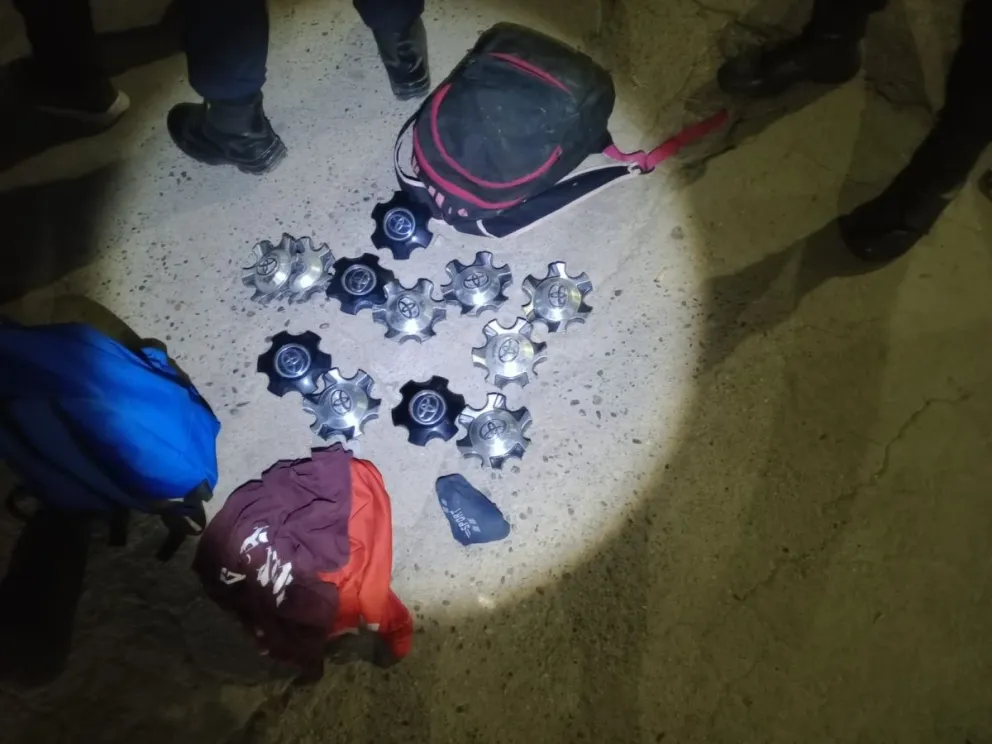 Eran dos neuquinos que fueron demorados. (Foto Policía de Río Negro)