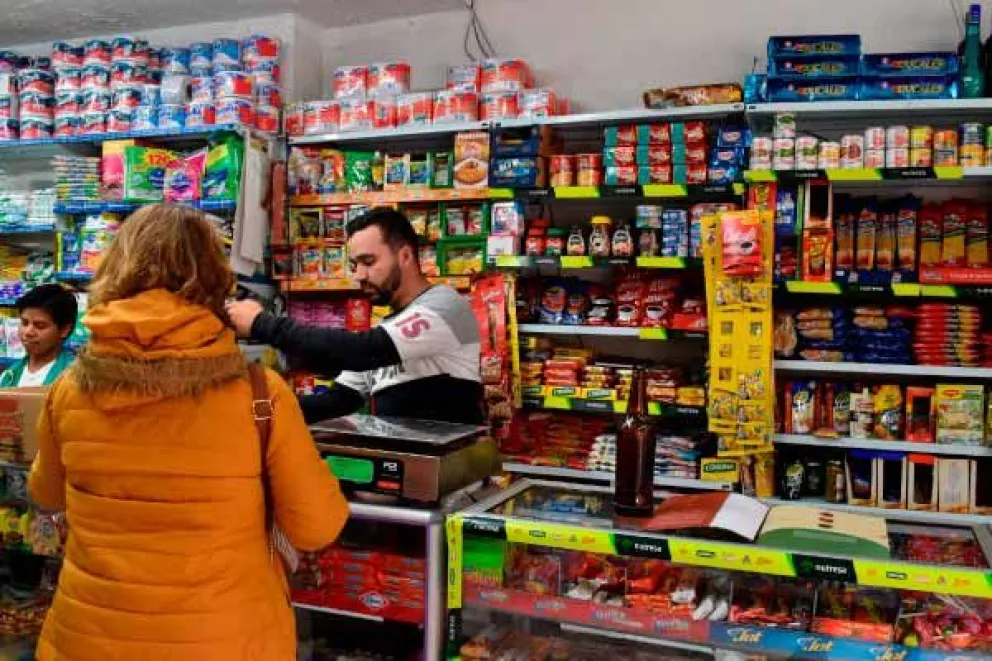 Costos altos, pocos clientes y cajas cada vez más reducidas: la realidad de los comercios de "proximidad". Foto: archivo.