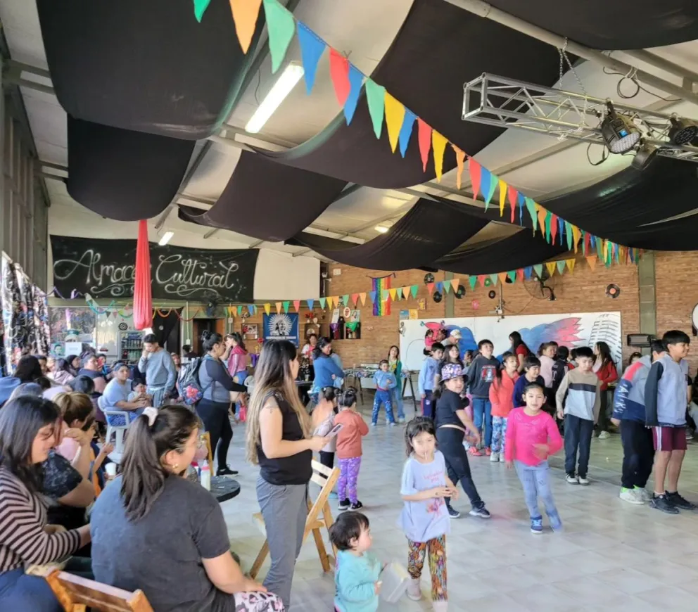 Desde la organización indicaron que se necesitan donaciones de golosinas, leche, galletitas, juguetes y todo aquello que pueda contribuir a una tarde especial. | Foto gentileza redes Almacén Cultural