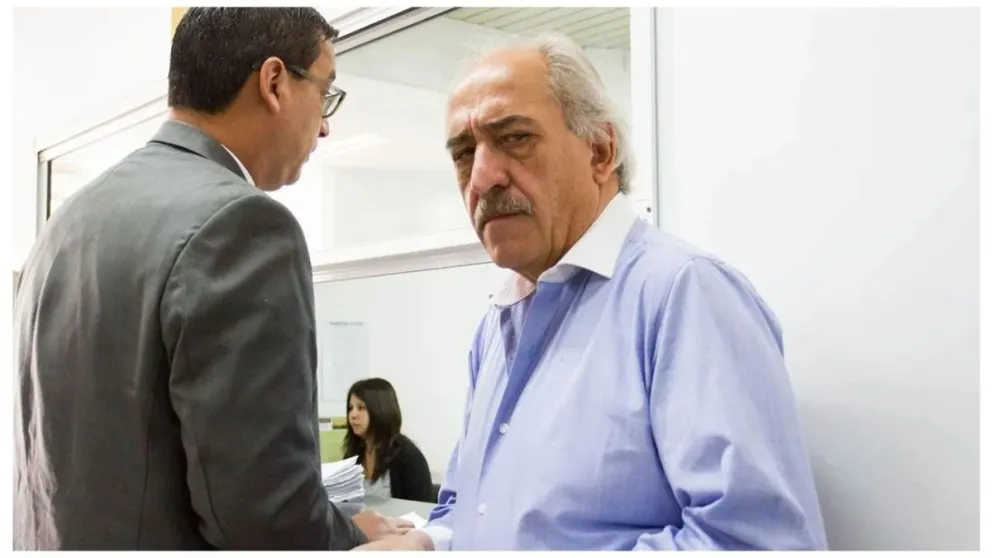 También lo acusó de manejar fondos públicos sin control (Imagen archivo)