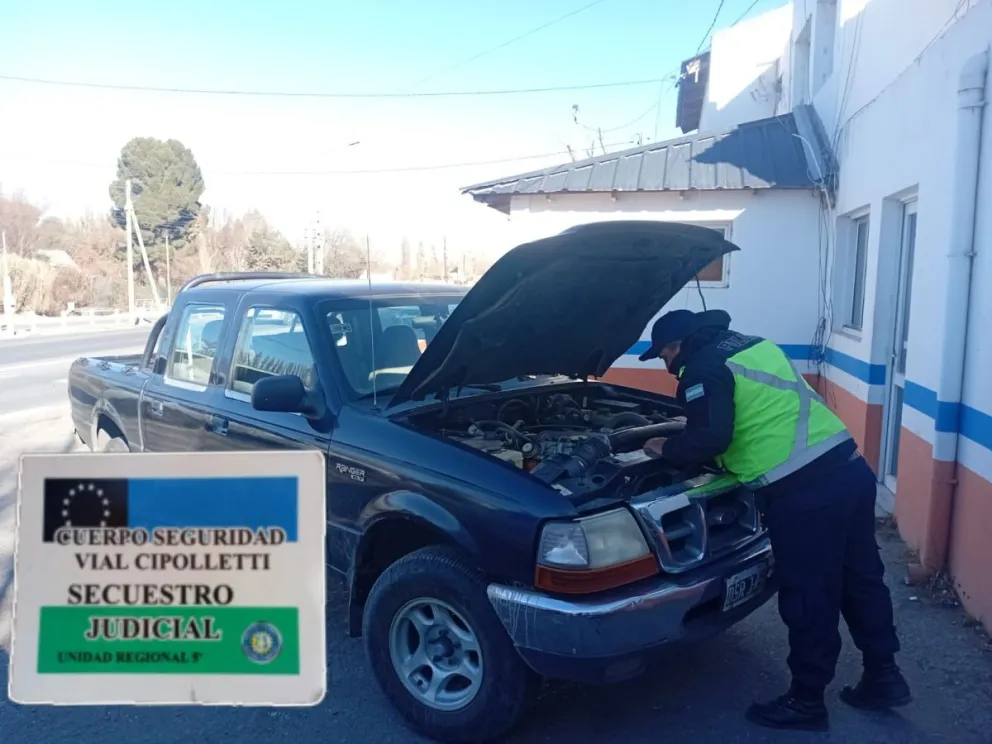 La Ford Ranger fue secuestrada y quedó en un depósito judicial. Tenía un pedido de secuestro desde Córdoba. Foto: Policía Río Negro.