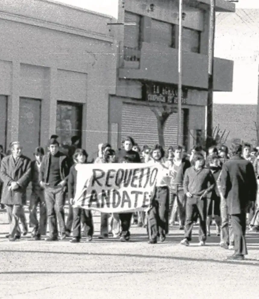 La ciudad estuvo convulsionada, con renuncias, represión en las calles y una lamentable muerte