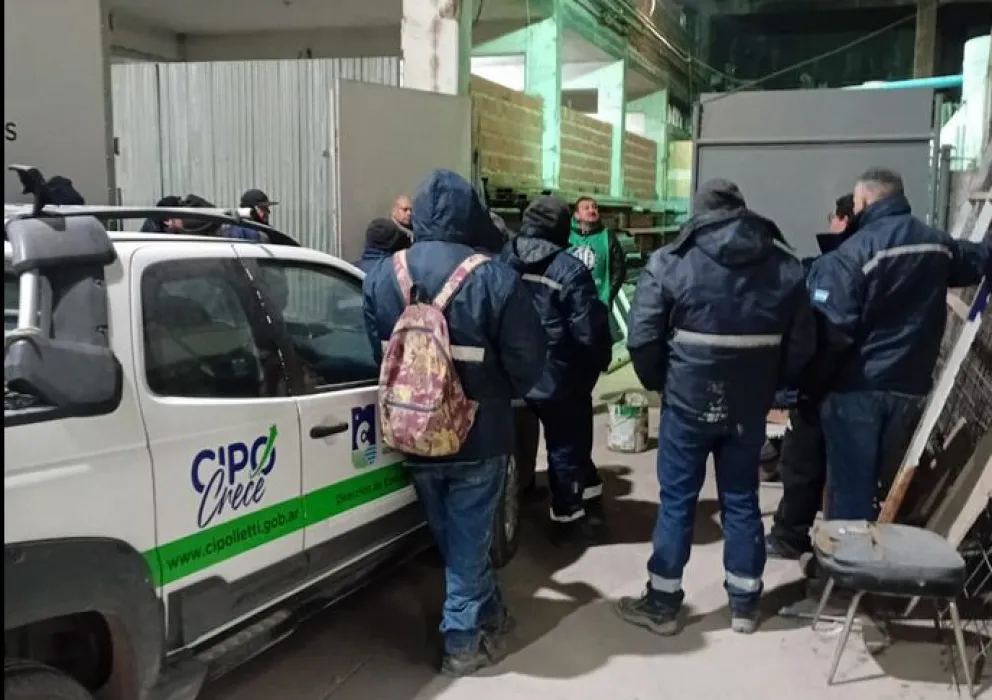 Los trabajadores municipales buscan una recomposición salarial que cubra el desfasaje de la inflación en 2024.