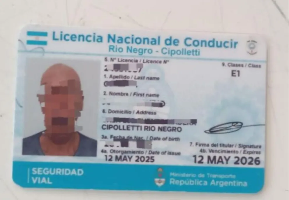 Es la segunda licencia falsificada que se retiene en menos de un mes durante controles efectuados en la Ruta Chica. Foto: Policía Río Negro.