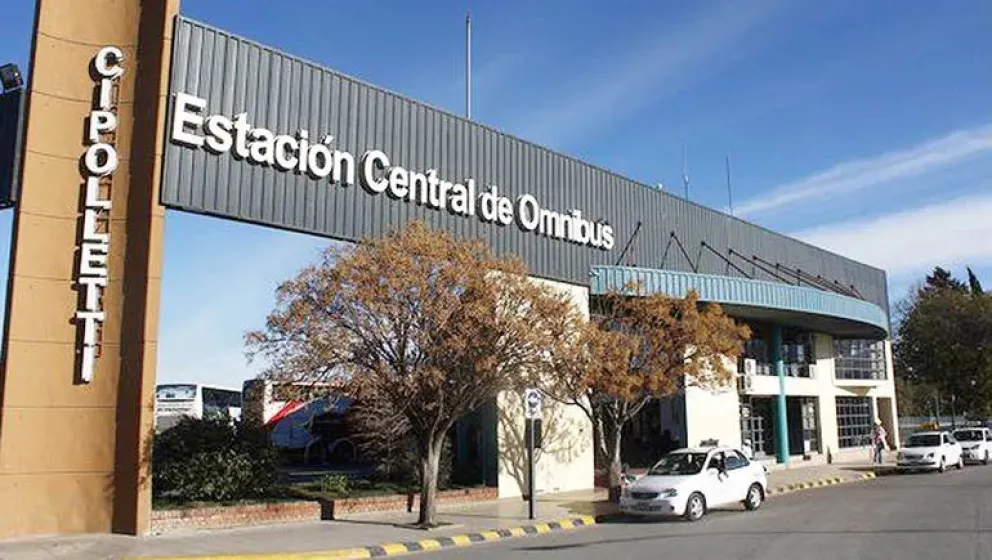 Denuncian que hay personas instaladas en los alrededores que se dedican a robar en los autos estacionados. Foto: archivo.