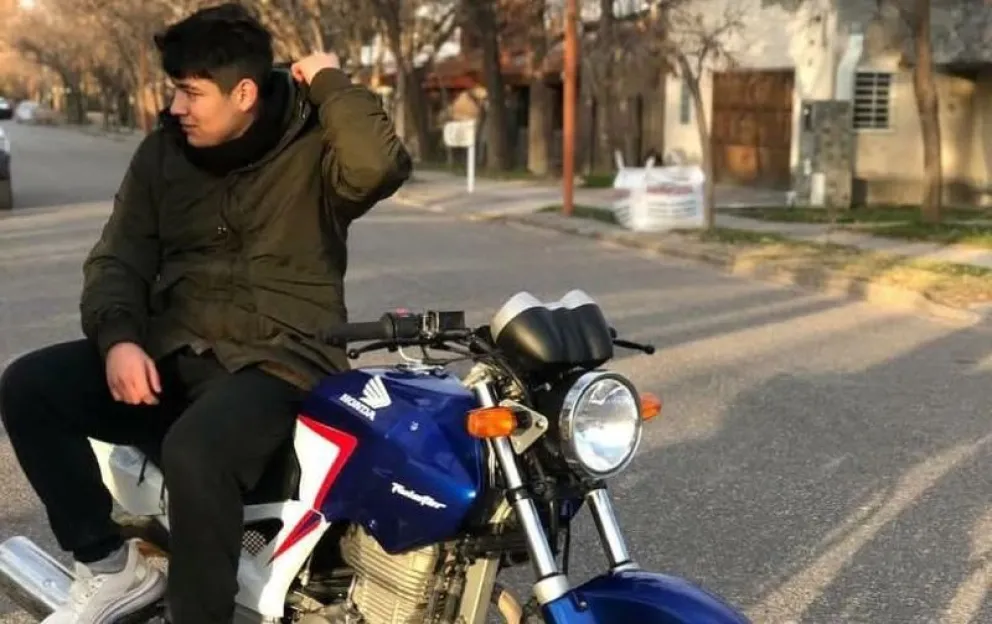 Según los testigos la víctima iba en su moto con el casco (Imagen gentileza) 
