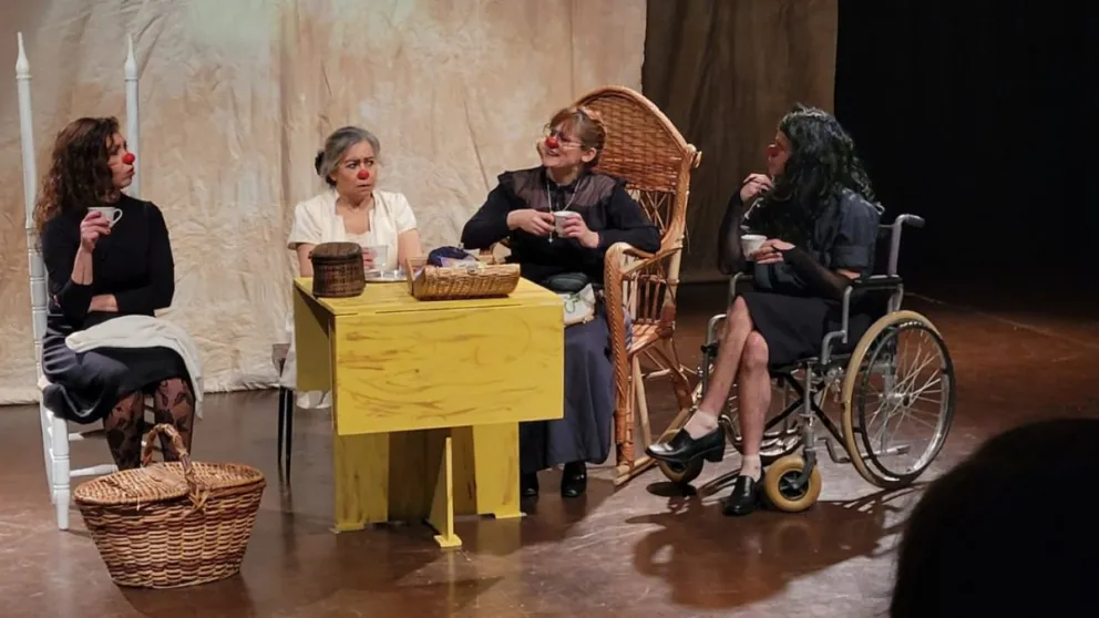Obra: “Las que quieren ver el alba” – Dirige Luciana Berrutti | Foto gentileza
