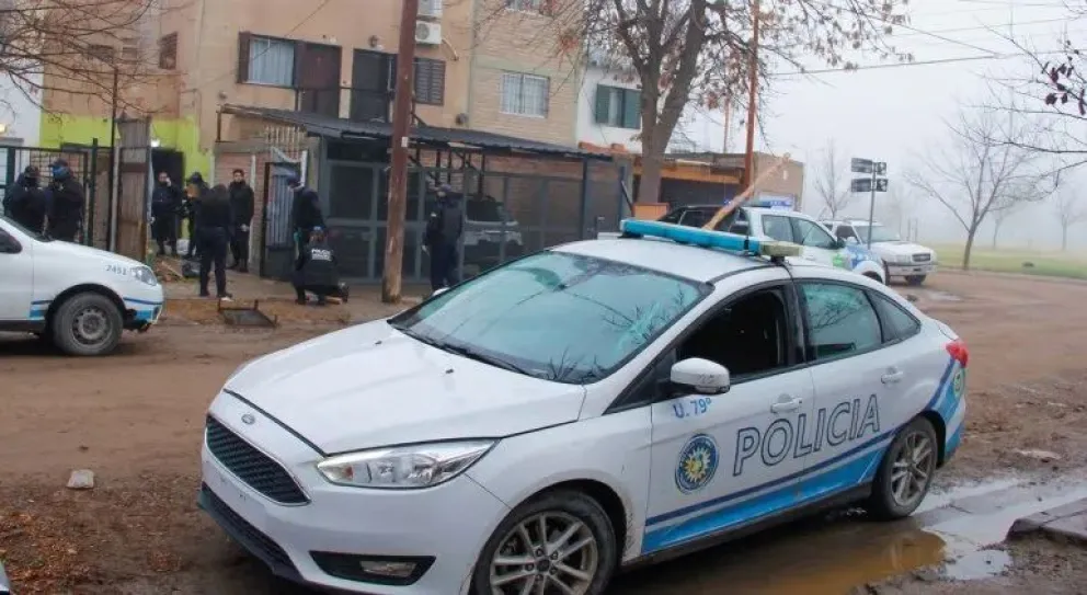 En un procedimiento sobre la calle Celedonio Flores la policía secuestró 118 envoltorios que contenían clorhidrato de cocaína. Foto: archivo.