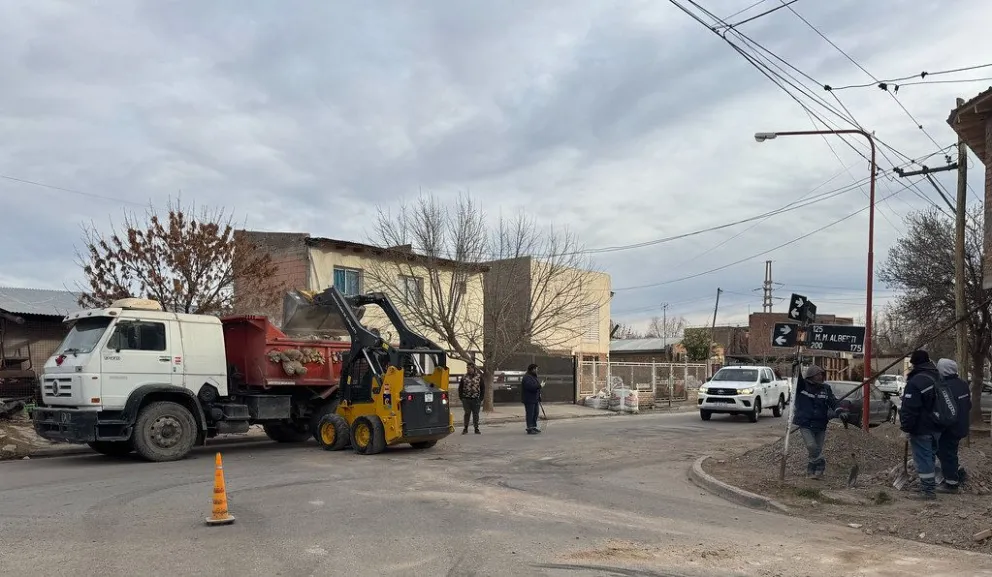 El "Cipo Limpia" ya está desarrollando su actividad en un sector del Barrio Del Trabajo. Foto: Prensa Municipalidad.