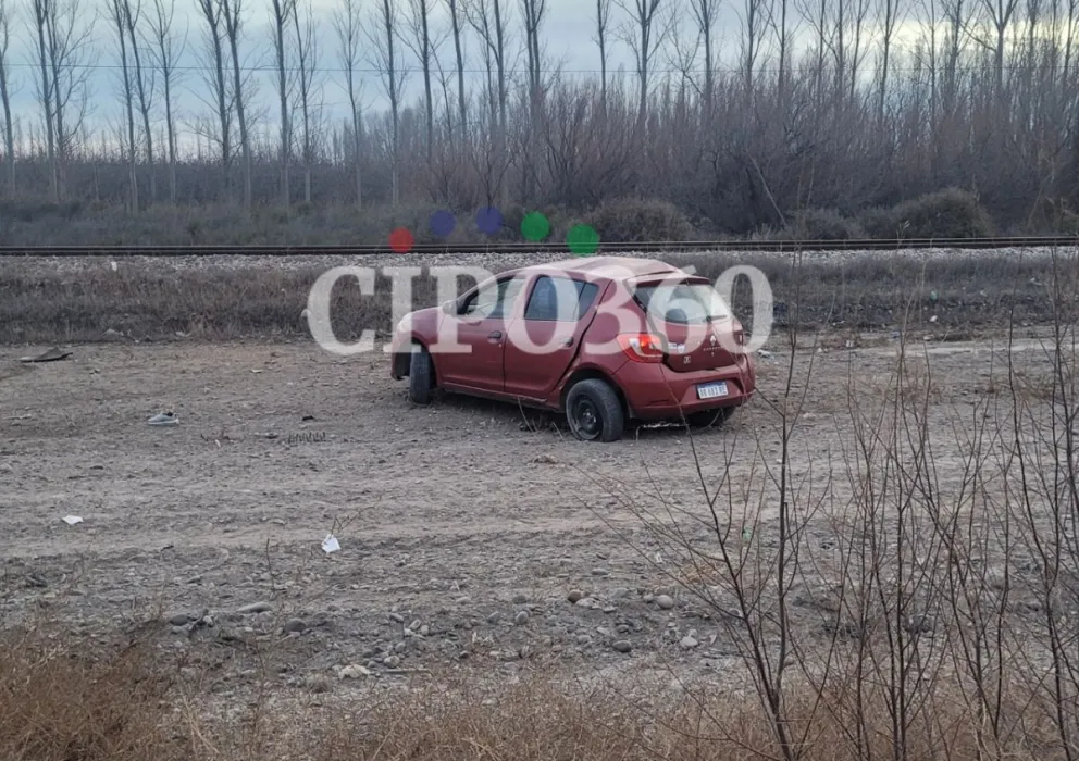 El auto quedó al costado de la Ruta 65.