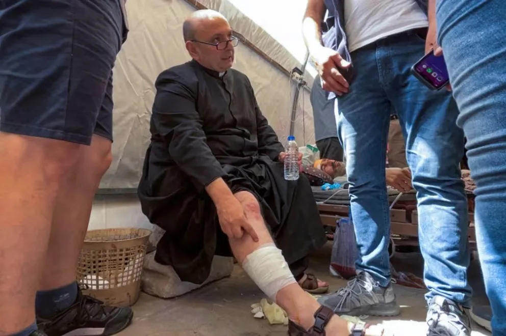 Gabriel Romanelli, cura de la única iglesia católica en Gaza.