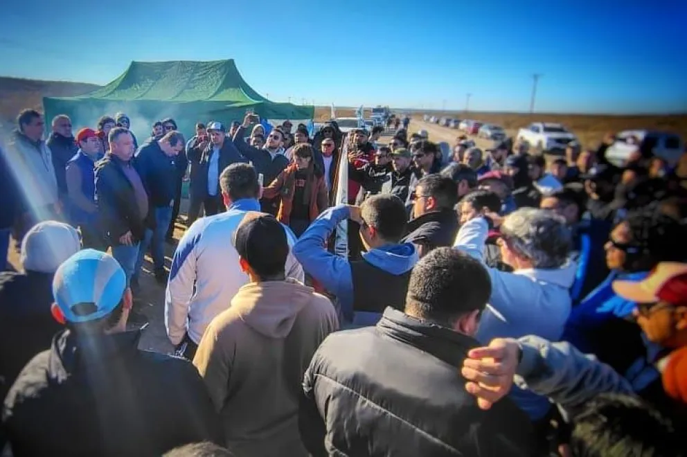 El conflicto por la arenera NGR se puede extender a toda la cuenca si no prosperan las negociaciones. Foto: gentileza sindicato Camioneros.