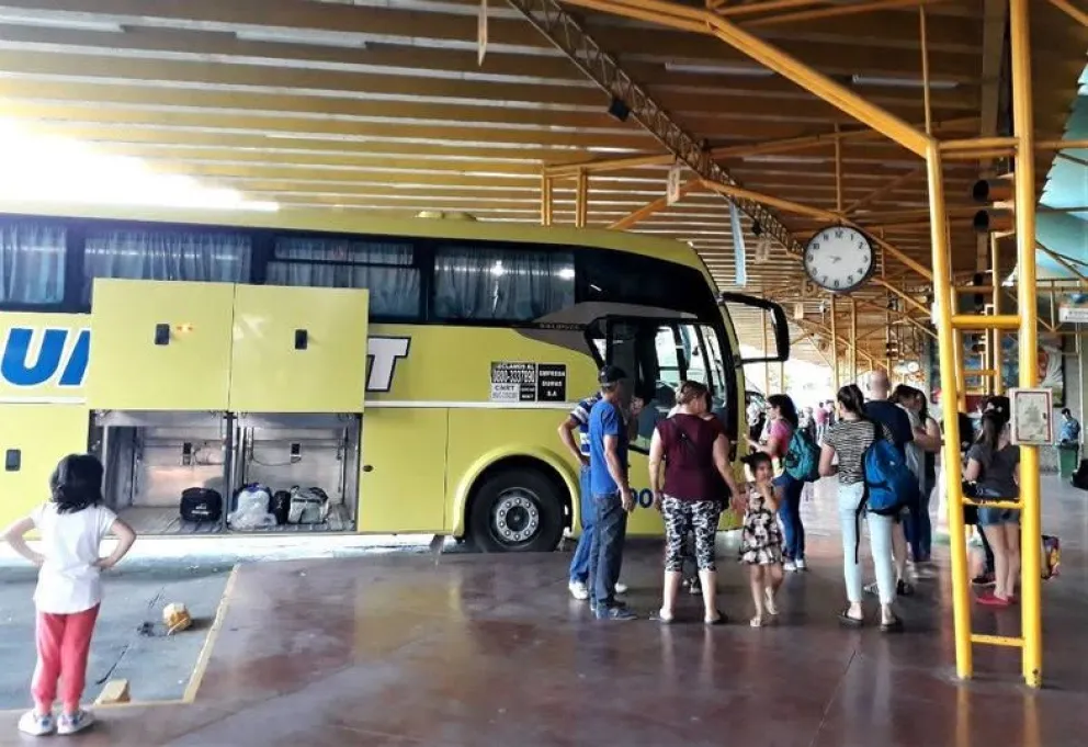 La mujer se descompensó al llegar a la capital pampeana y murió poco después. Estaba en viaja hacia la región. Foto: gentileza.