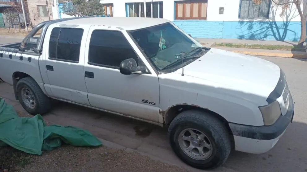 La Chevrolet S10 fue secuestrada a raíz de la denuncia. Su propietario pide que se le regresen. Foto: gentileza Inforo.