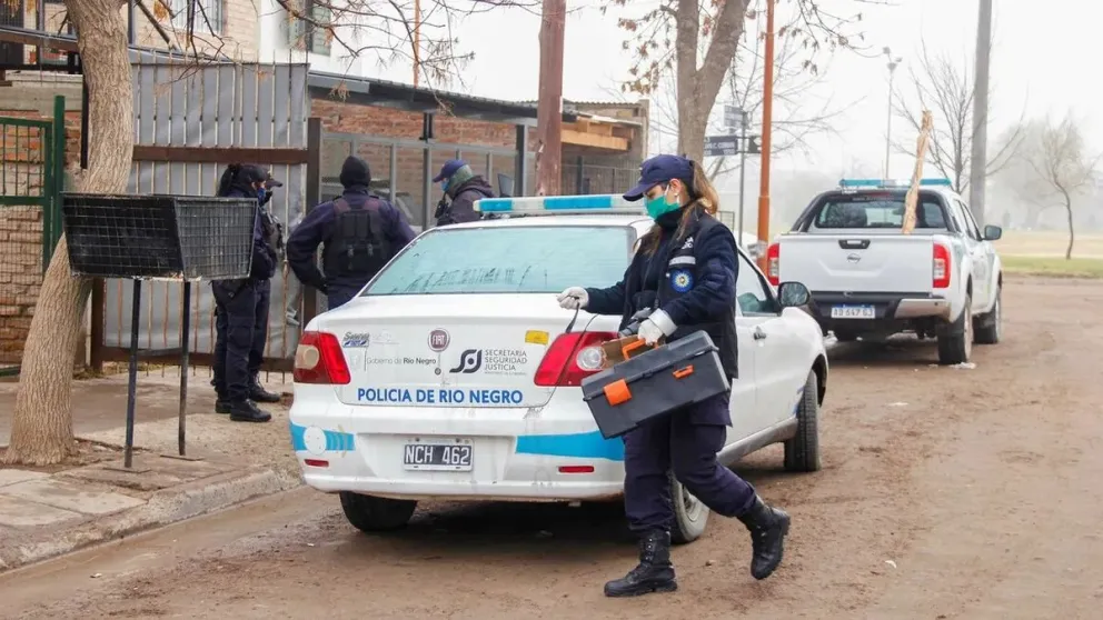 En el lugar estuvieron trabajando peritos de Bomberos, y de la policía Científica y Criminalística, para determinar las causas de la muerte. Foto: archivo.