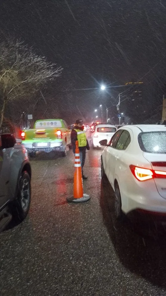 En las zonas del alto llegaron a caer 15 centímetros de nieve. (Foto Municipalidad de Neuquén)